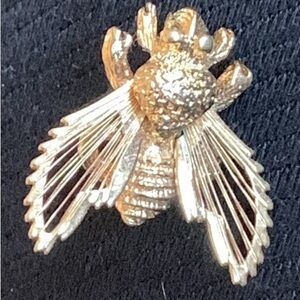 VINTAGE MONET SIGNED GOLD VERMEIL BUMBLEBEE PIN BROOCH